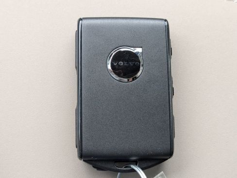 New 2026 Volvo XC60 B5 Core image 32