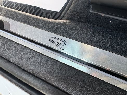 Used 2022 Volkswagen Tiguan SE R-Line image 44