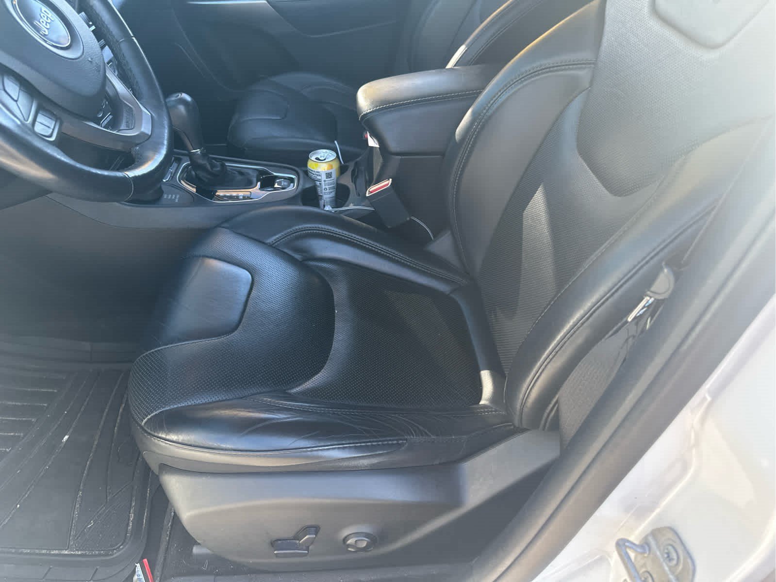 Used 2019 Jeep Cherokee Limited AWD/4WD image 10