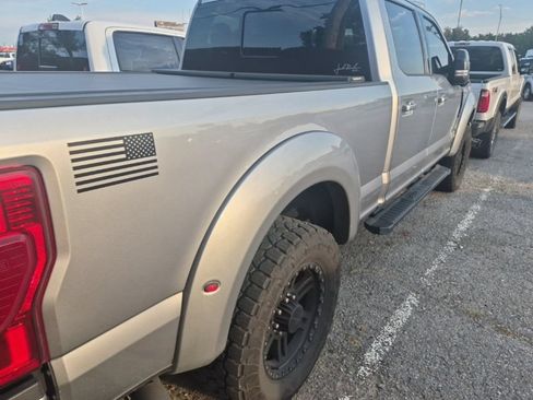Used 2022 Ford F250 Lariat w/ Black Appearance Package AWD/4WD image 19