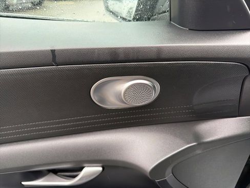 Used 2025 Hyundai Elantra SE image 13