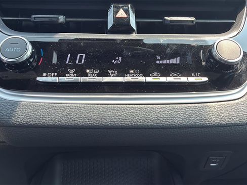 Used 2026 Toyota Corolla SE FWD image 18