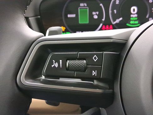 New 2026 Porsche Cayenne S image 17