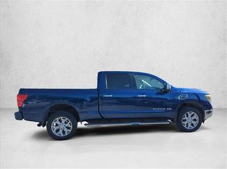 Used 2016 Nissan Titan SL video 4