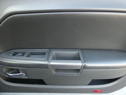 Used 2014 Dodge Challenger R/T image 31