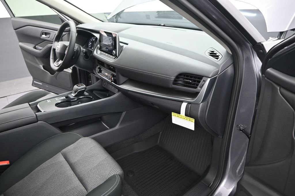 Certified 2026 Nissan Rogue SV w/ Cold Weather Package FWD image 29
