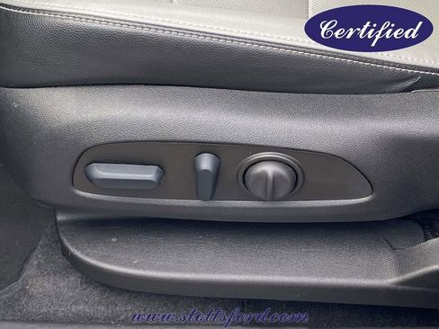 Used 2023 GMC Terrain SLT w/ Tech Package image 14