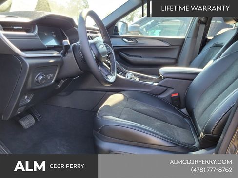 New 2025 Jeep Grand Cherokee L Altitude AWD/4WD image 5