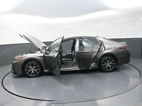 Used 2024 Toyota Camry SE FWD image 44