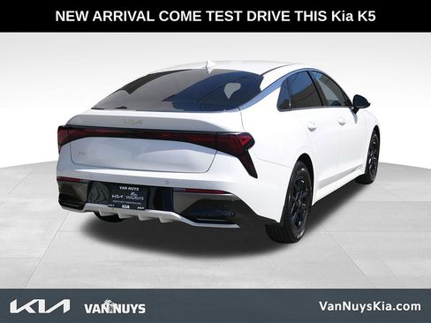 Used 2025 Kia K5 LXS FWD image 3