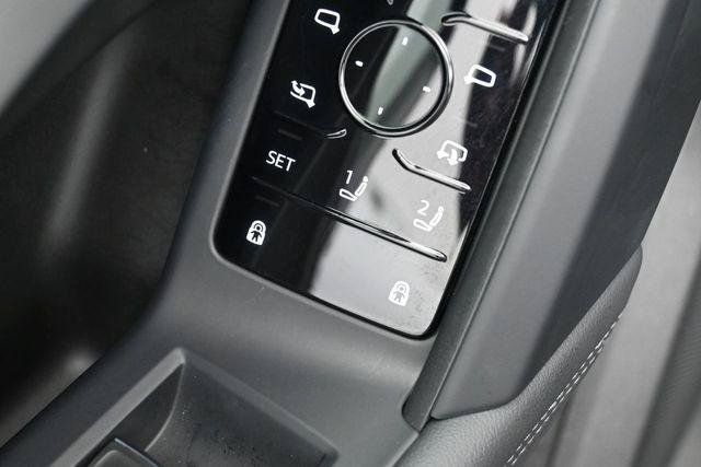 Used 2025 Audi Q5 Premium w/ Convenience Package AWD/4WD image 13