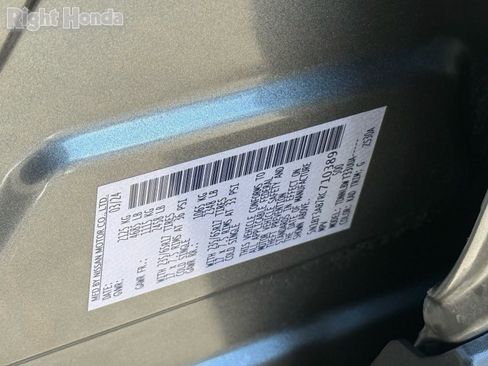 Used 2024 Nissan Rogue S image 34