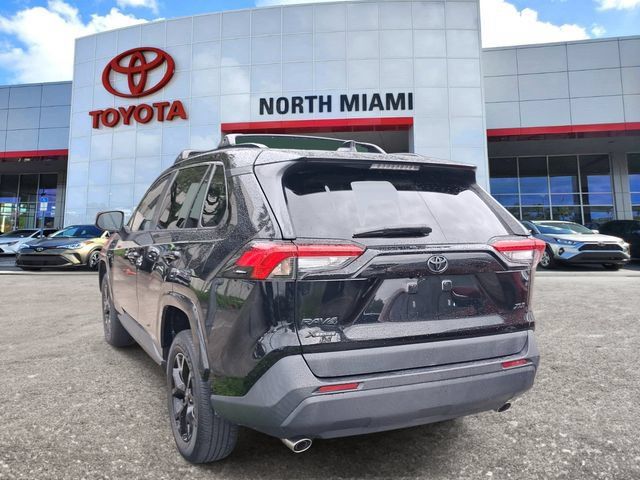 Used 2023 Toyota RAV4 XLE w/ Convenience Package FWD image 3