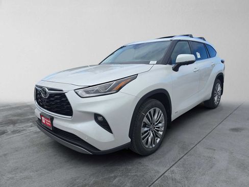 New 2026 Toyota Highlander Platinum AWD/4WD image 7