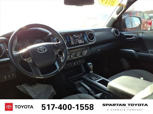 Used 2019 Toyota Tacoma TRD Off-Road image 12