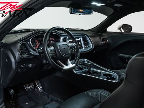 Used 2020 Dodge Challenger SRT Hellcat RWD image 40