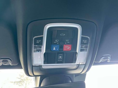 Used 2023 RAM 1500 Laramie image 33