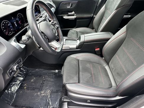 Certified 2025 Mercedes-Benz GLB 250 image 9