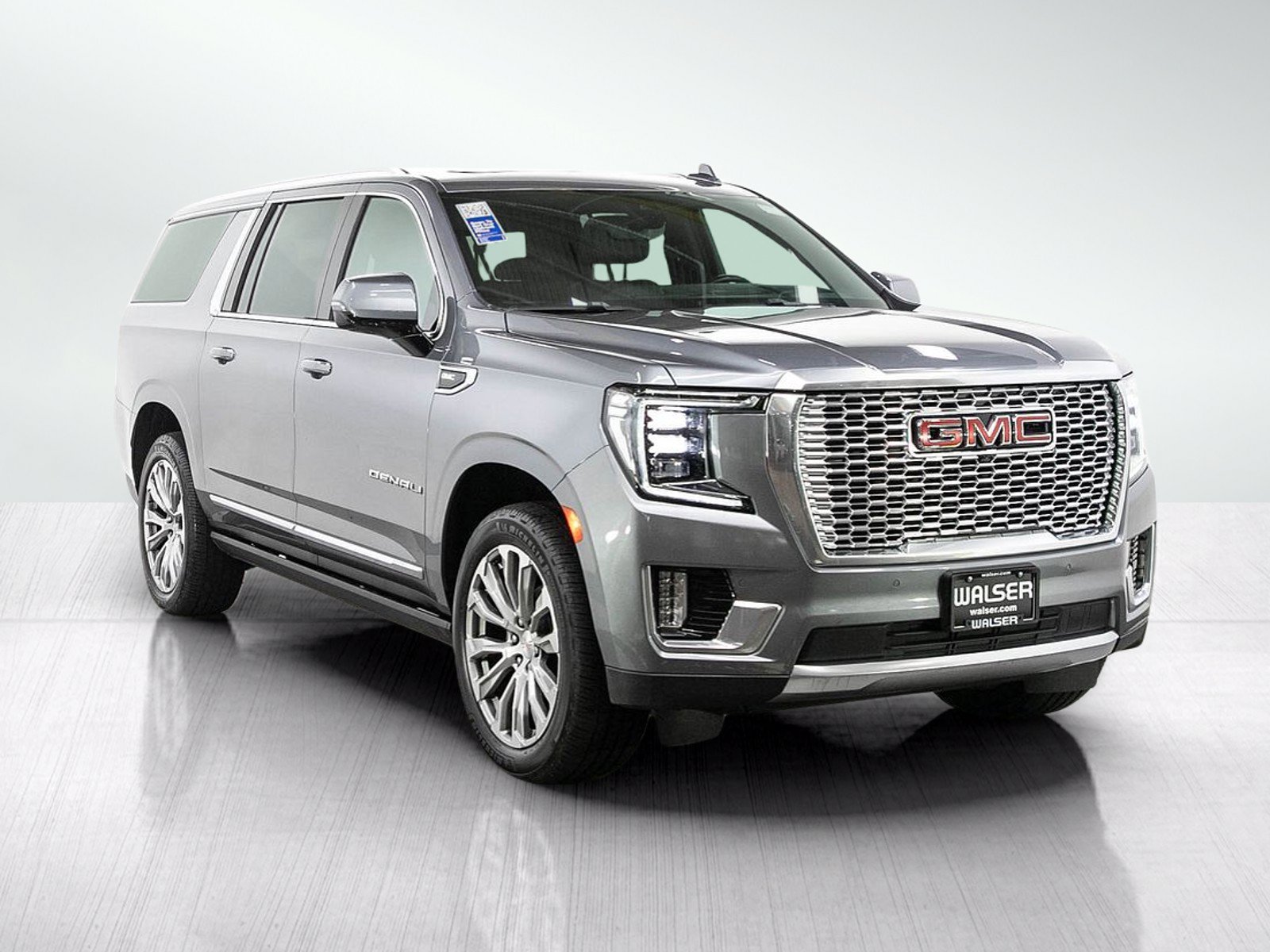 Used 2021 GMC Yukon XL Denali w/ Denali Premium Package AWD/4WD image 7