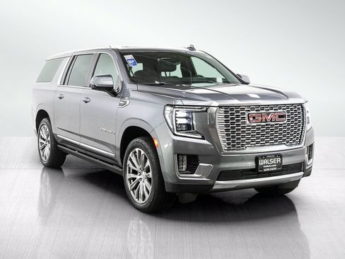 Used 2021 GMC Yukon XL Denali w/ Denali Premium Package AWD/4WD image 7