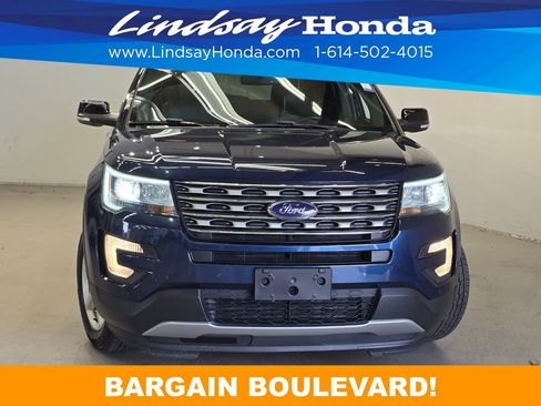 Used 2016 Ford Explorer XLT w/ Equipment Group 202A AWD/4WD image 2