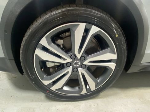 Used 2025 Volvo V60 B5 Cross Country Plus AWD/4WD image 5