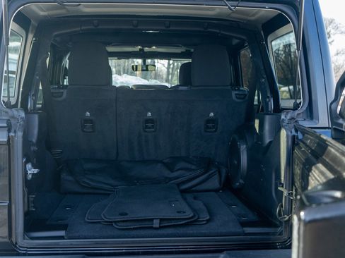 Used 2021 Jeep Wrangler Unlimited Sport image 9