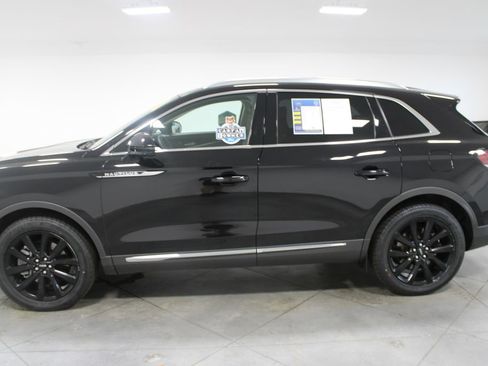 Used 2022 Lincoln Nautilus Reserve w/ Equipment Group 201A image 6