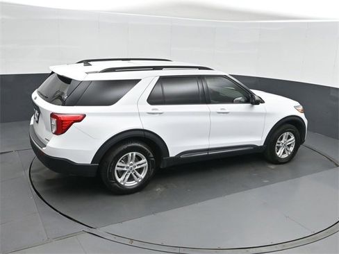 Used 2023 Ford Explorer XLT image 31