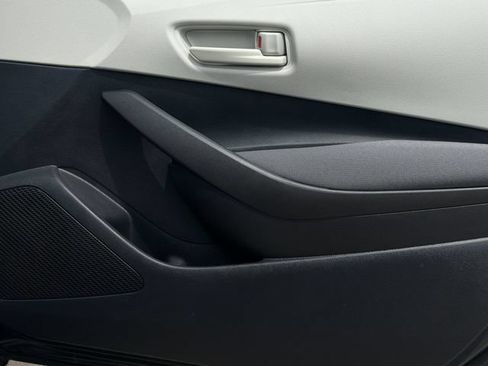 Used 2026 Toyota Corolla LE FWD image 17