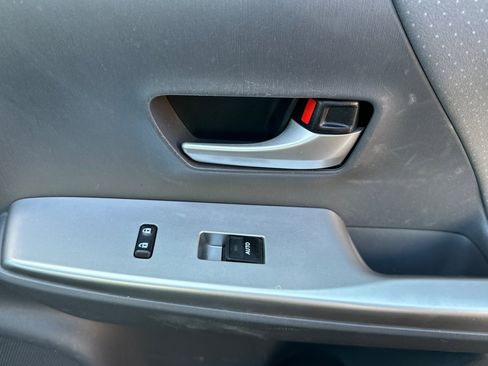 Used 2014 Toyota Prius V Three FWD image 21