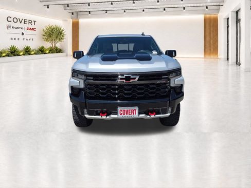Used 2022 Chevrolet Silverado 1500 ZR2 w/ Technology Package AWD/4WD image 3