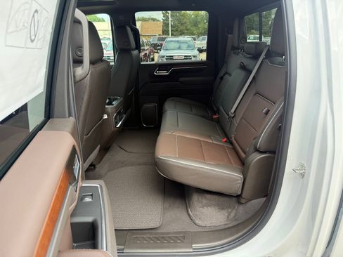 New 2026 GMC Sierra 2500 Denali w/ Denali Reserve Package image 15