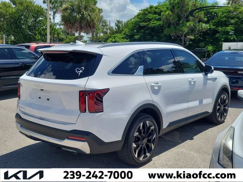 Certified 2024 Kia Sorento SX FWD image 6
