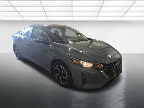 Used 2024 Nissan Sentra SV image 3