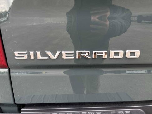 Used 2025 Chevrolet Silverado 1500 LT image 32