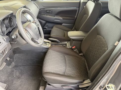 Used 2025 Mitsubishi Outlander Sport ES AWD/4WD image 5