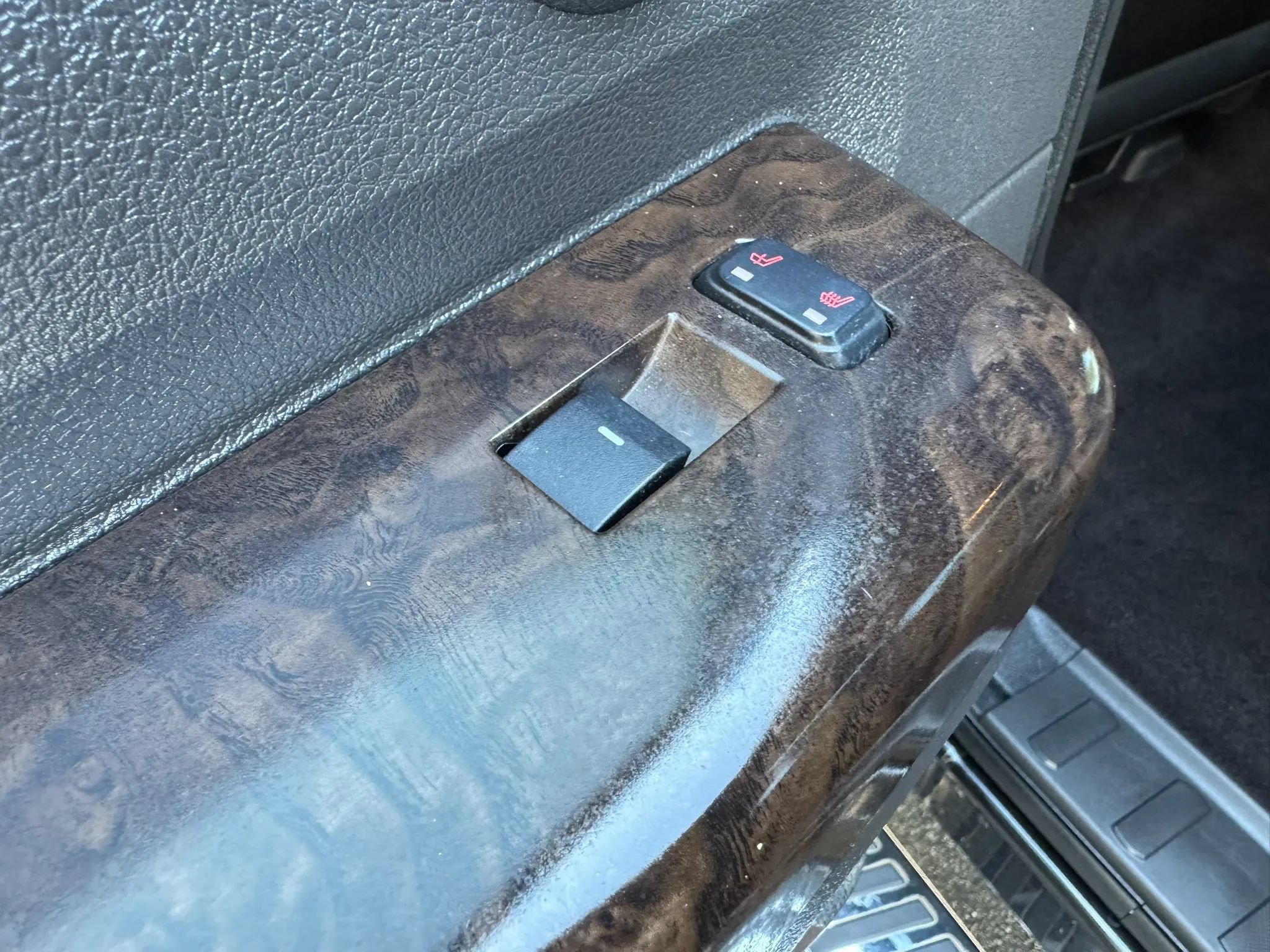 Used 2015 Ford F250 Platinum w/ FX4 Off-Road Package AWD/4WD image 17