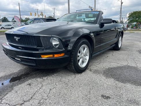 Used 2007 Ford Mustang Premium RWD image 12