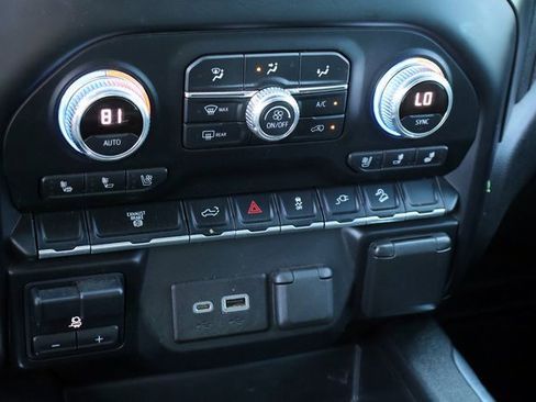 Used 2022 GMC Sierra 2500 AT4 image 34