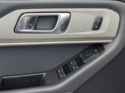 New 2026 Ford Explorer Active RWD image 10