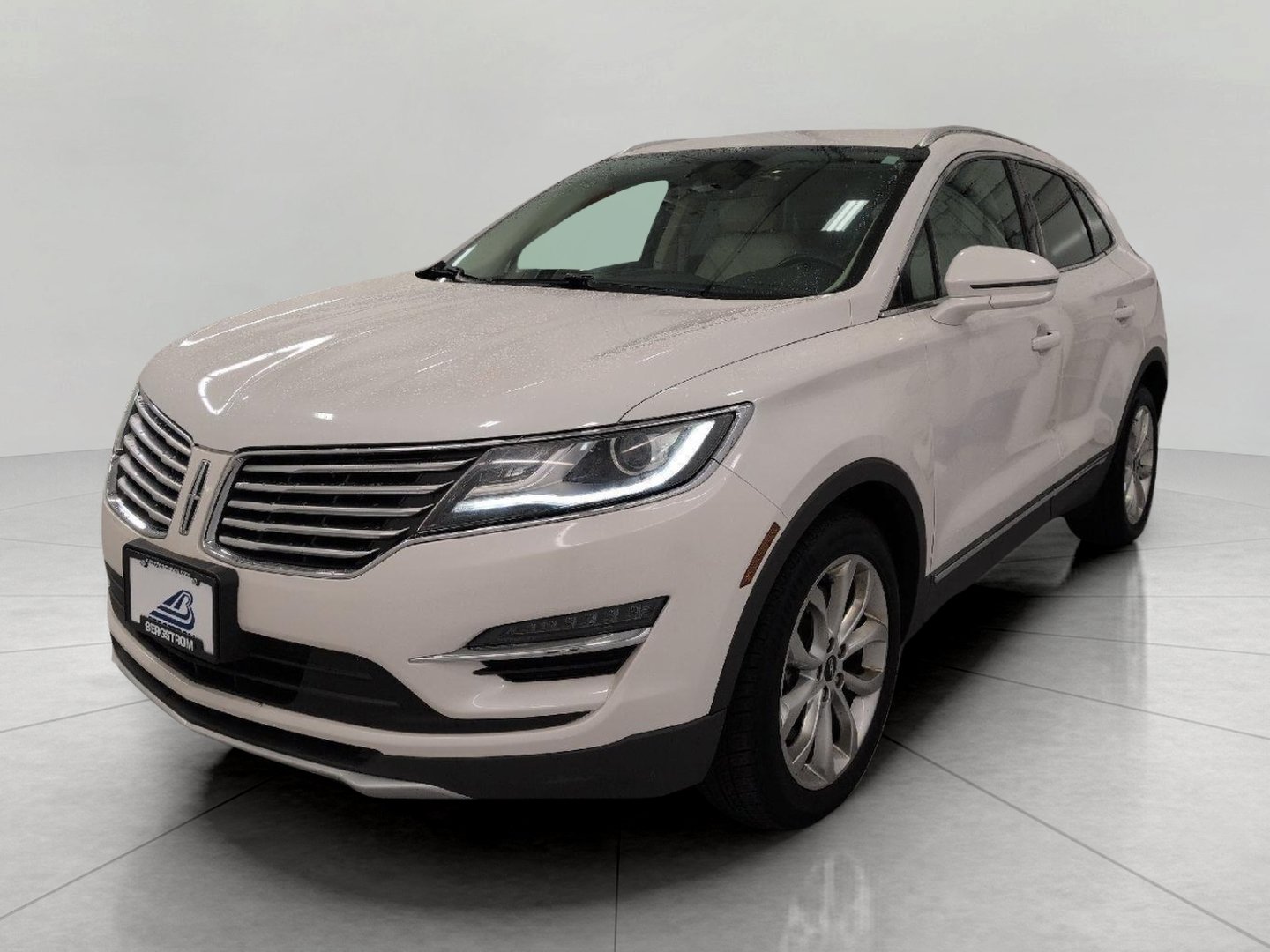 Used 2015 Lincoln MKC FWD w/ Equipment Group 101A Select image 12