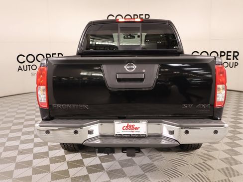 Used 2017 Nissan Frontier SV w/ SV Value Truck Package AWD/4WD image 22