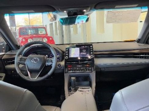 Used 2019 Toyota Avalon Limited image 20