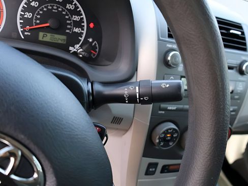 Used 2011 Toyota Corolla LE FWD image 27
