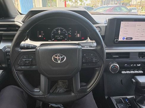 Used 2025 Toyota Tacoma SR5 AWD/4WD image 19
