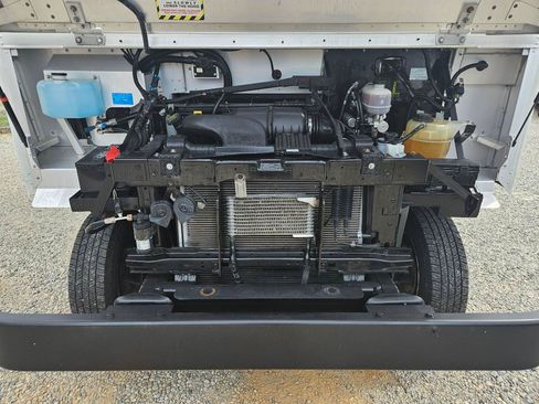 Used 2015 Ford E-350 and Econoline 350 Super Duty w/ A/C Prep Package RWD image 31
