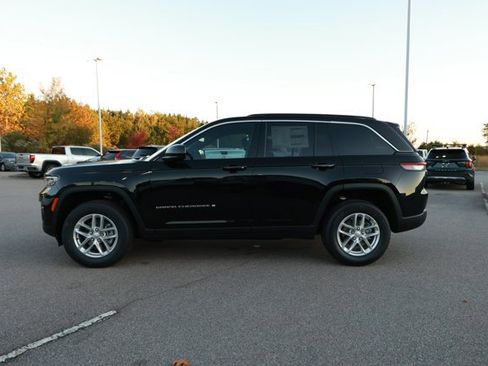 New 2025 Jeep Grand Cherokee Laredo X w/ Trailer Tow Package image 9