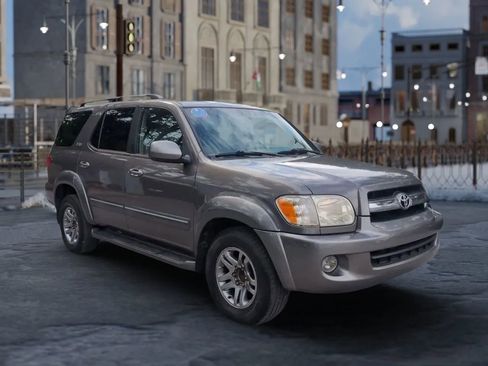 Used 2006 Toyota Sequoia SR5 image 1