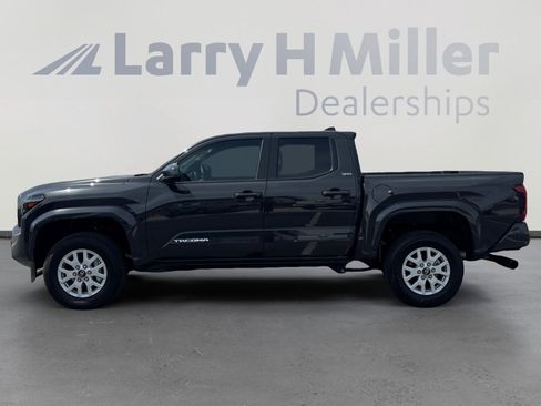 Certified 2025 Toyota Tacoma SR5 image 2